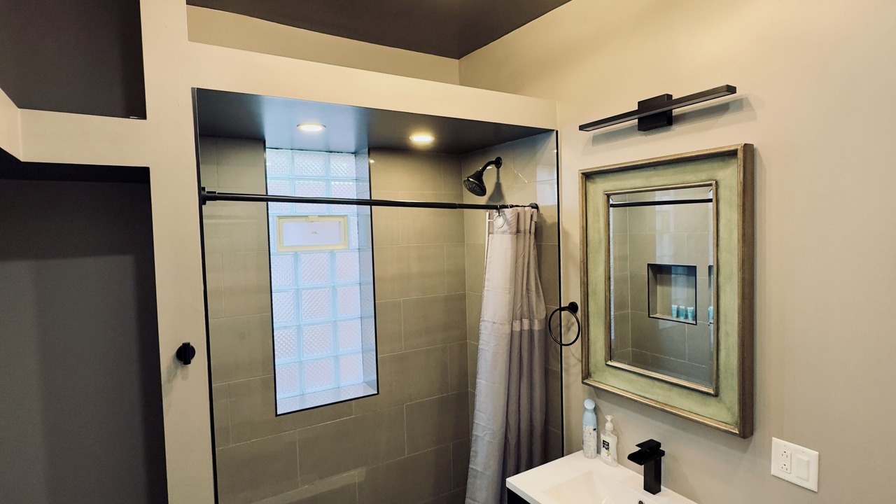 Photo of Bathroom in North Lawndale