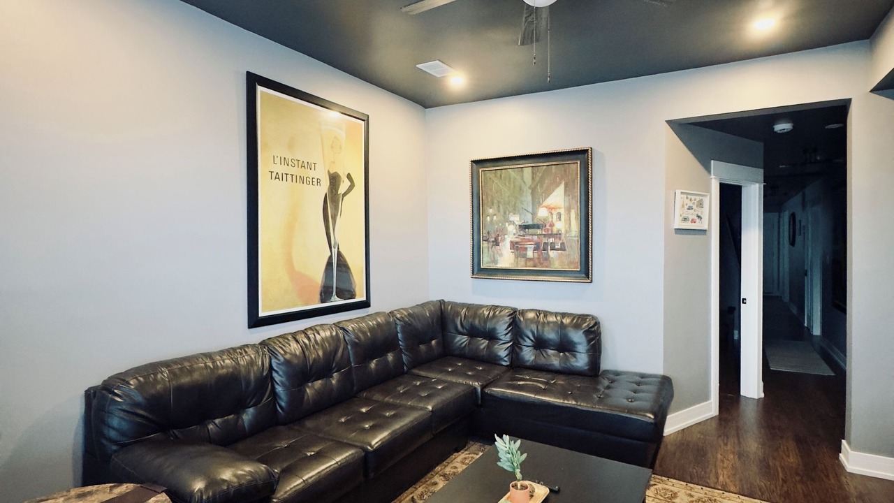 Photo of Livingroom in North Lawndale