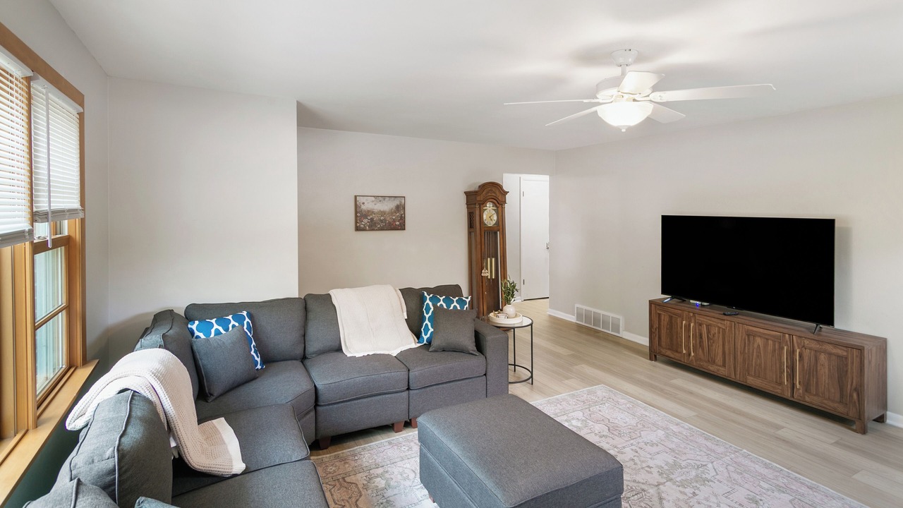 Photo of Livingroom in Waukegan