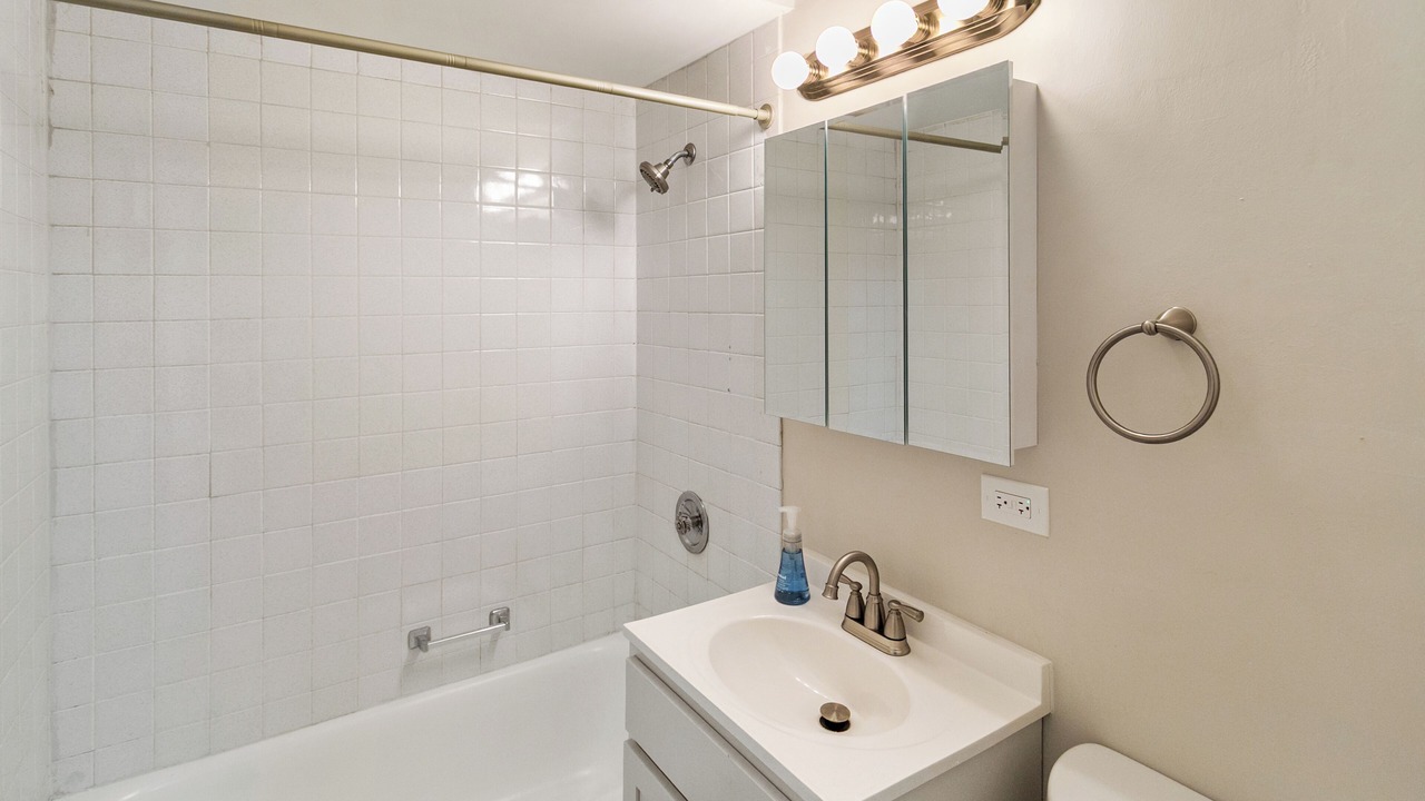 Photo of Bathroom in Waukegan
