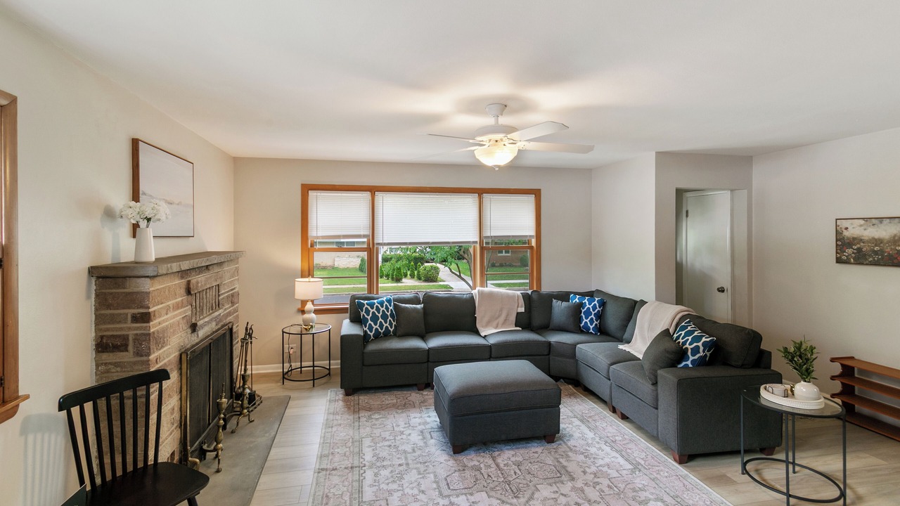 Photo of Livingroom in Waukegan