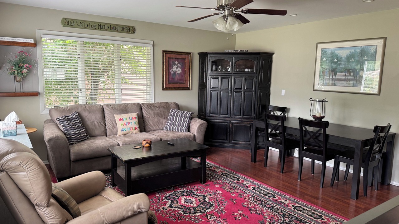 Photo of Livingroom in Mundelein