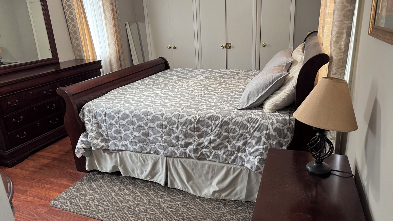 Photo of Bedroom in Mundelein