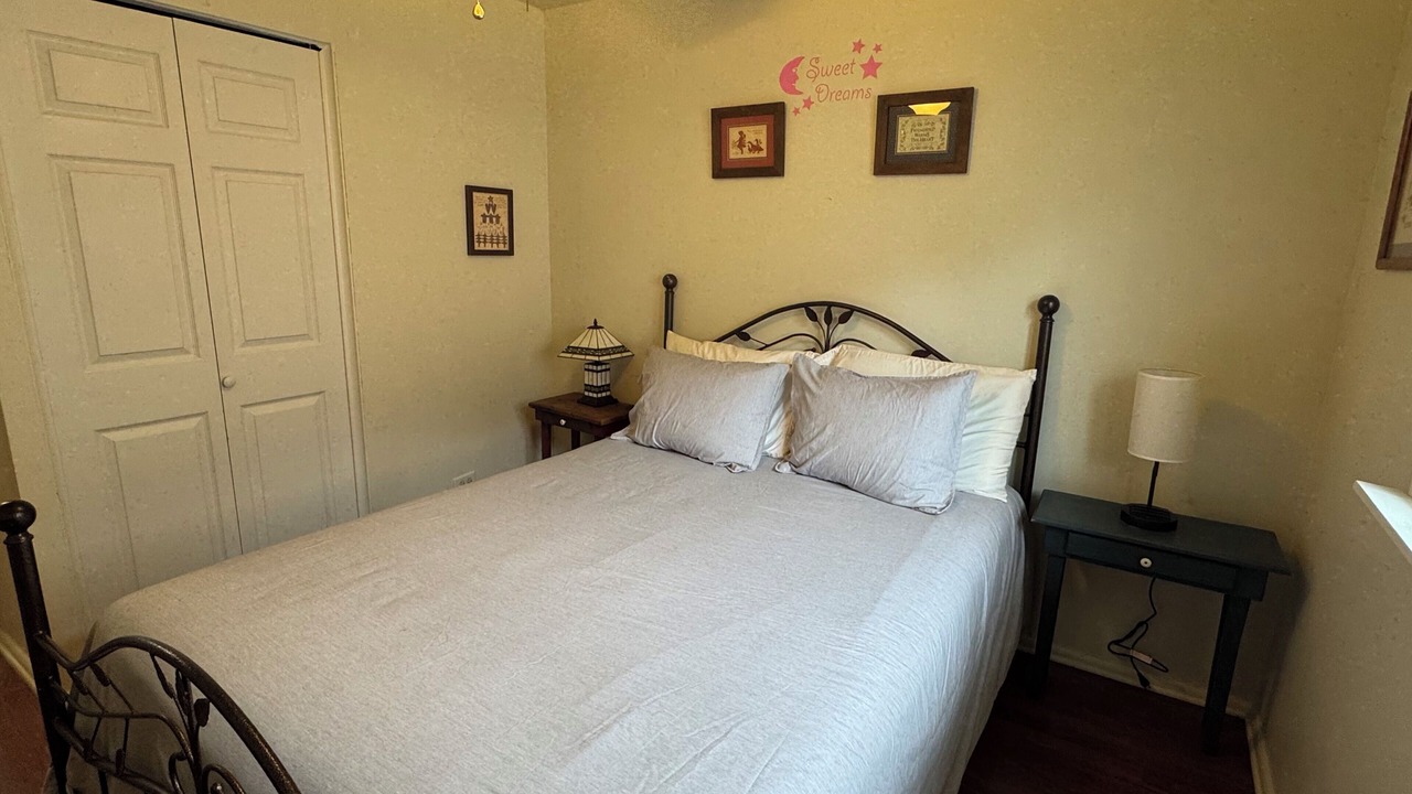 Photo of Bedroom in Mundelein
