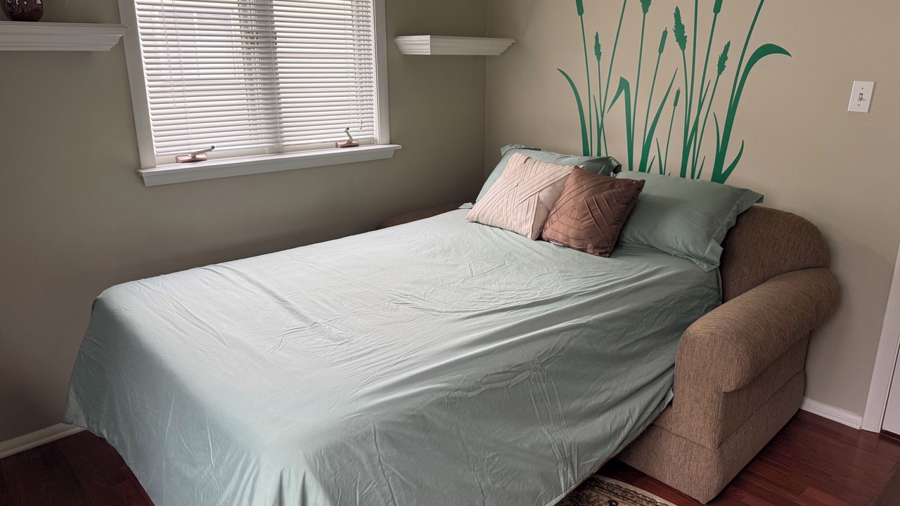 Photo of Bedroom in Mundelein