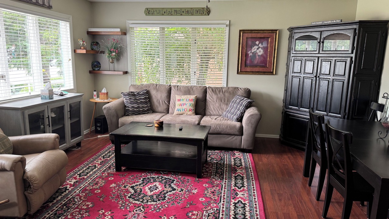 Photo of Livingroom in Mundelein