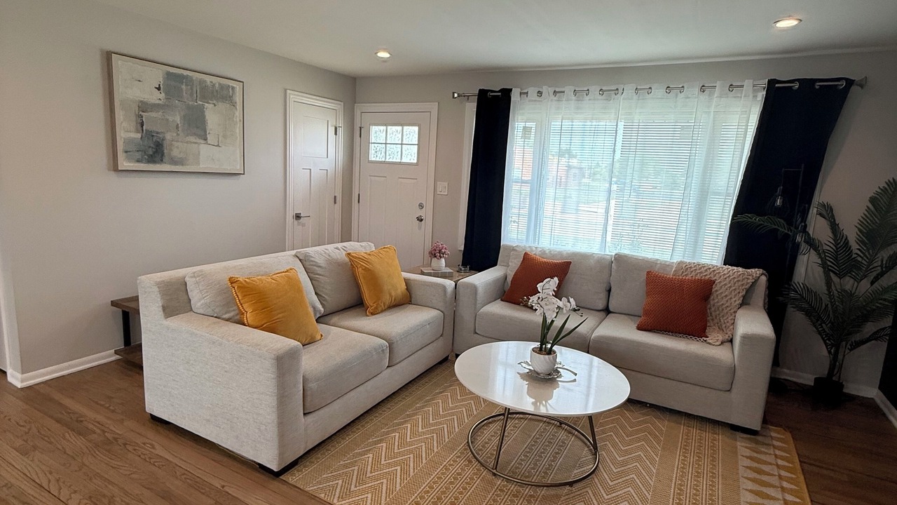Photo of Livingroom in Oak Lawn