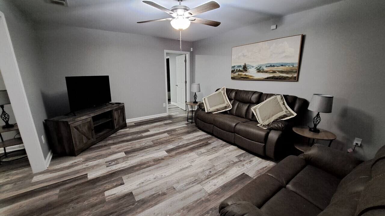 Photo of Livingroom in Streator