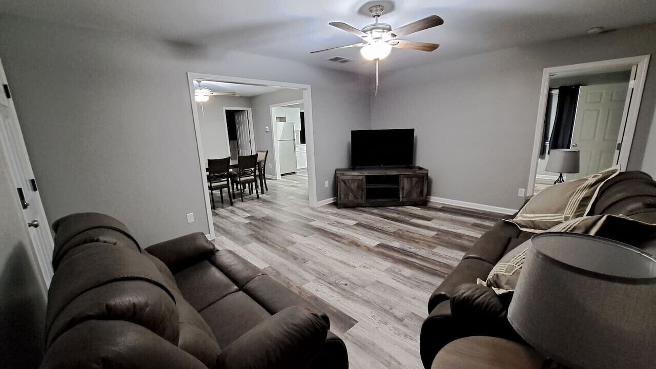 Photo of Livingroom in Streator