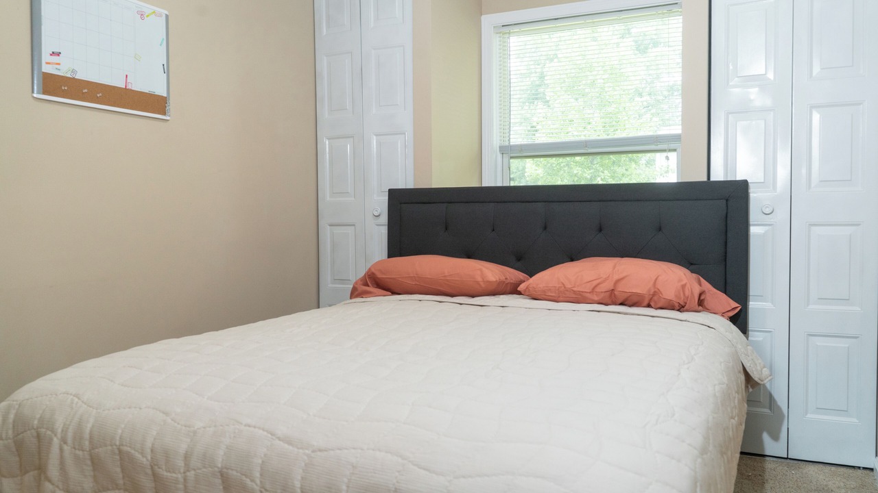 Photo of Bedroom in Wasco