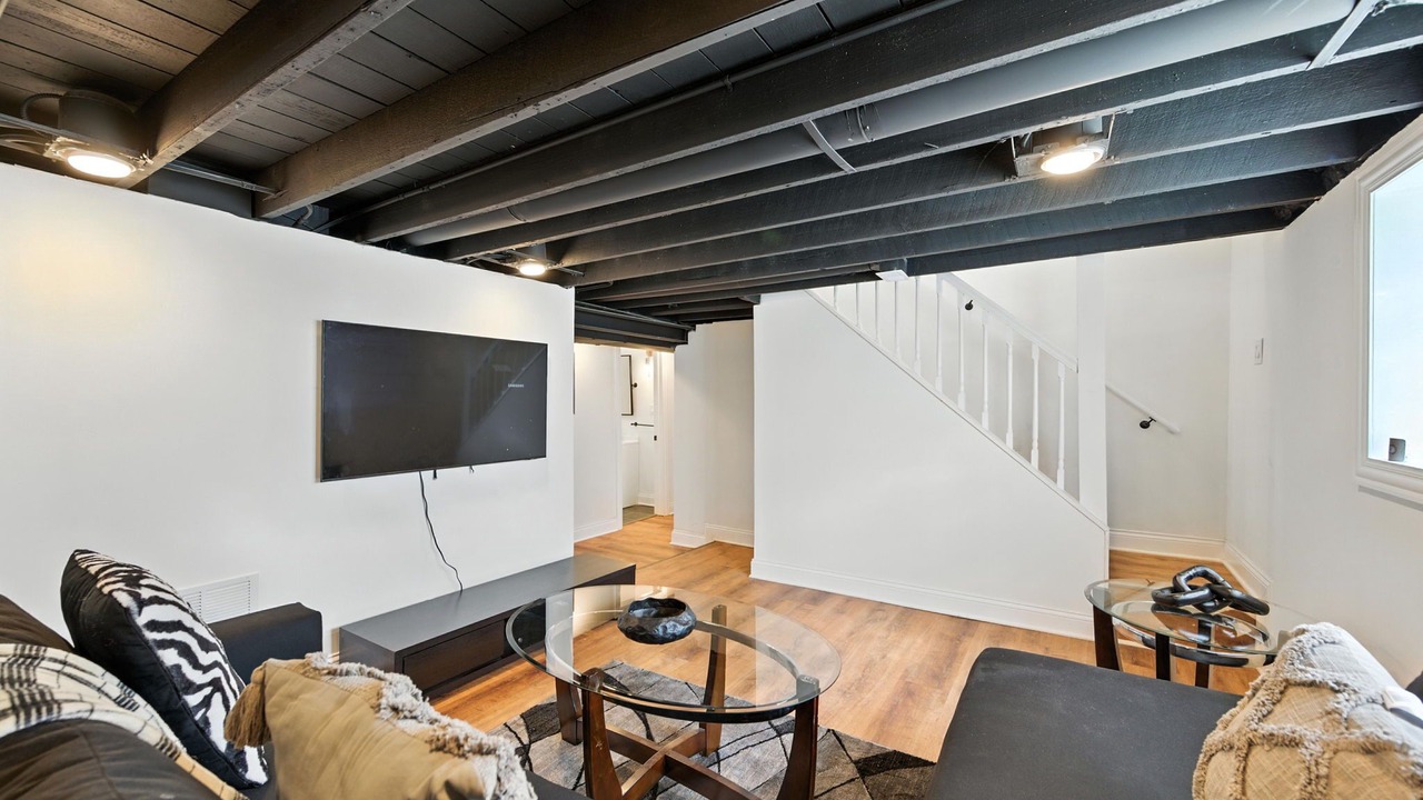 Photo of Livingroom in Avalon Park