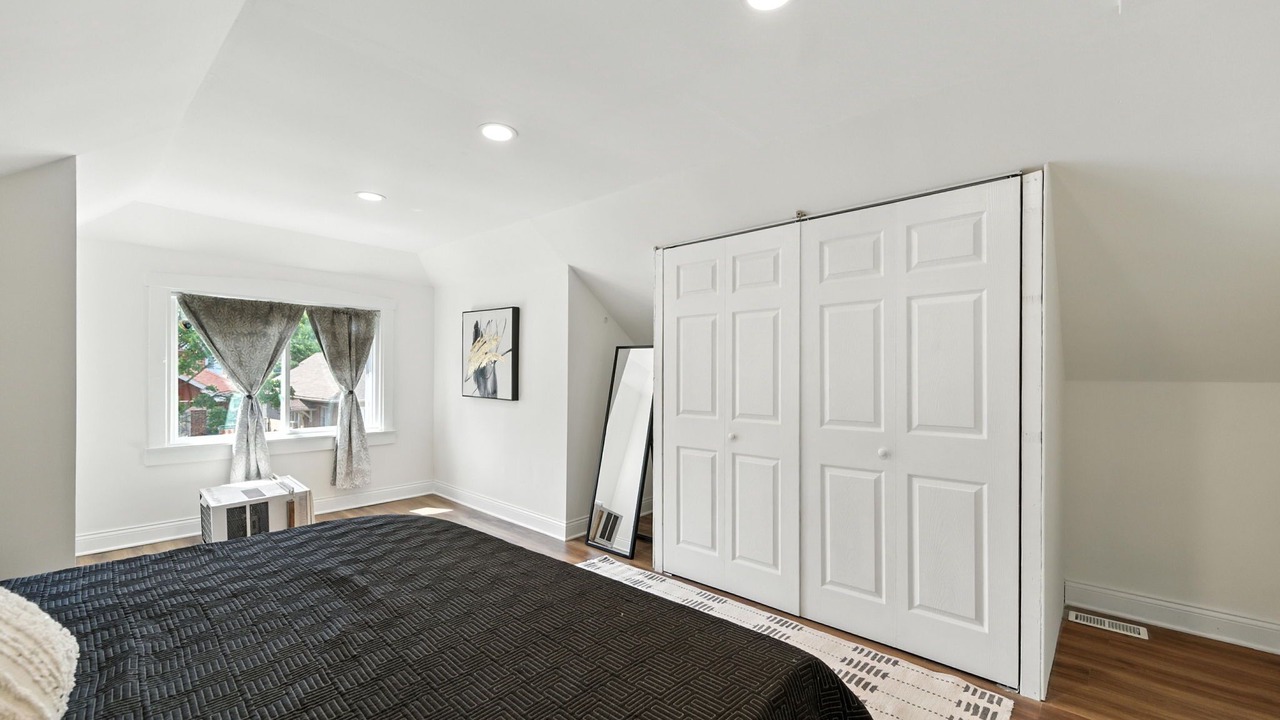 Photo of Bedroom in Avalon Park