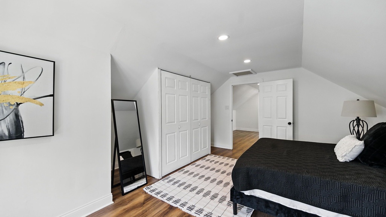 Photo of Bedroom in Avalon Park