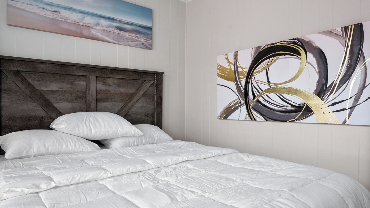 Photo of Bedroom in Budlong Woods