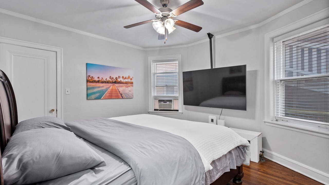 Photo of Bedroom in Budlong Woods