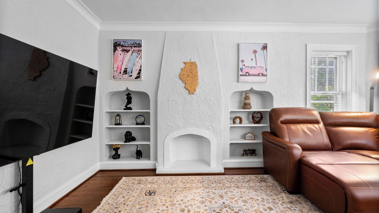 Photo of Livingroom in Budlong Woods