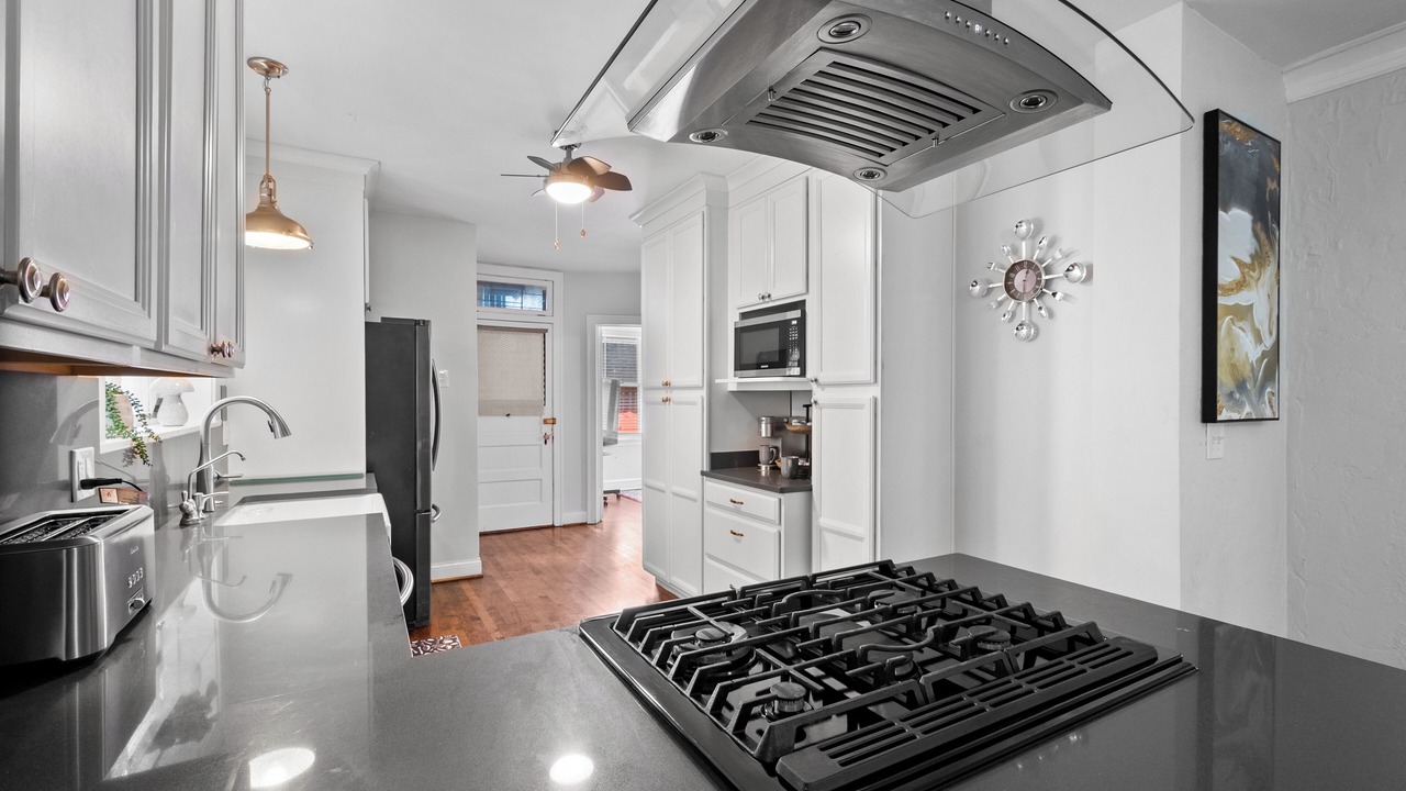 Photo of Kitchen in Budlong Woods