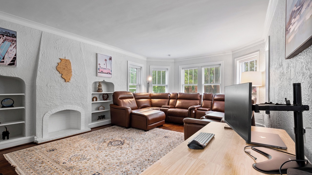 Photo of Livingroom in Budlong Woods