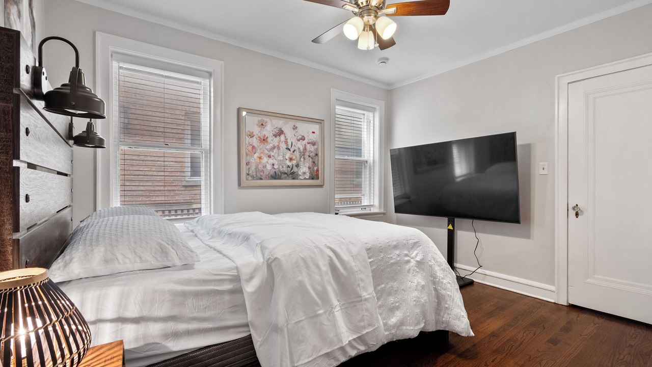 Photo of Bedroom in Budlong Woods
