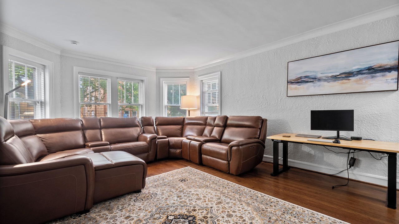 Photo of Livingroom in Budlong Woods