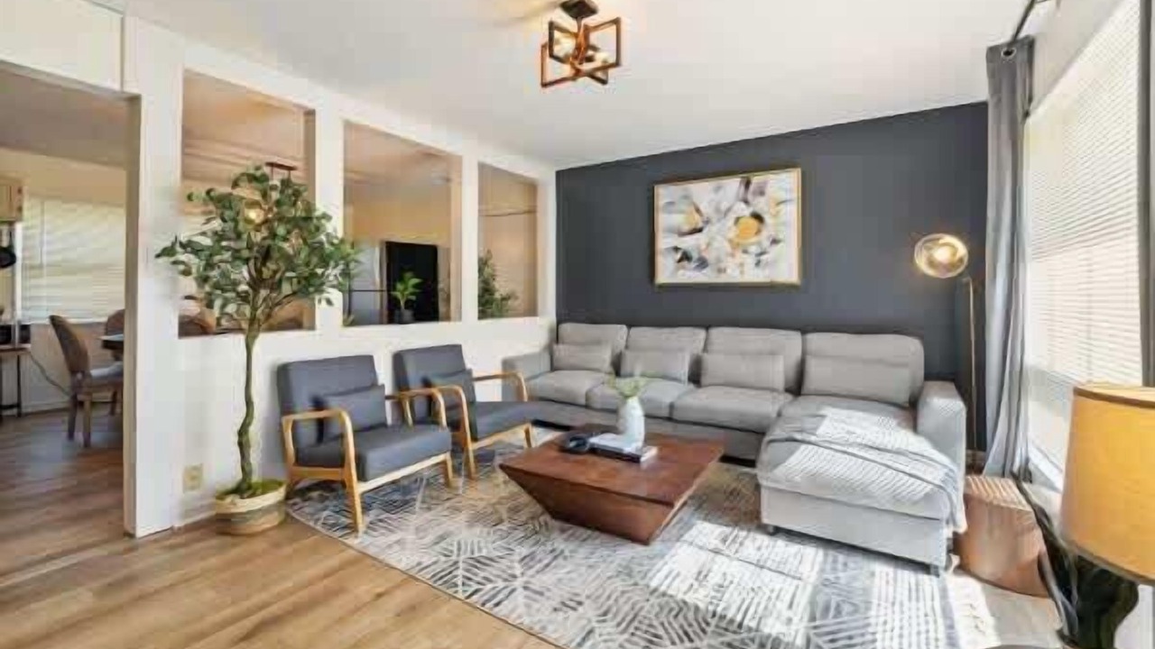 Photo of Livingroom in Streamwood