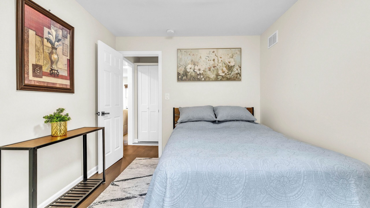 Photo of Bedroom in Oak Lawn