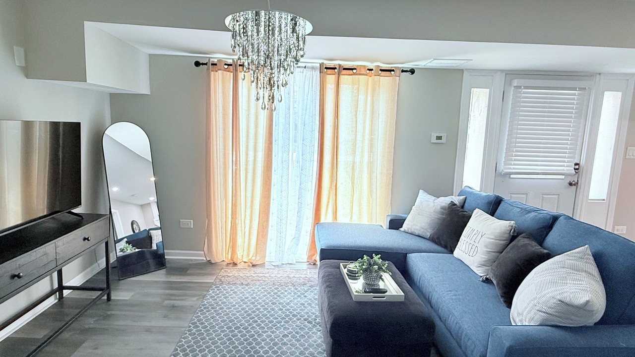 Photo of Livingroom in Franklin Park