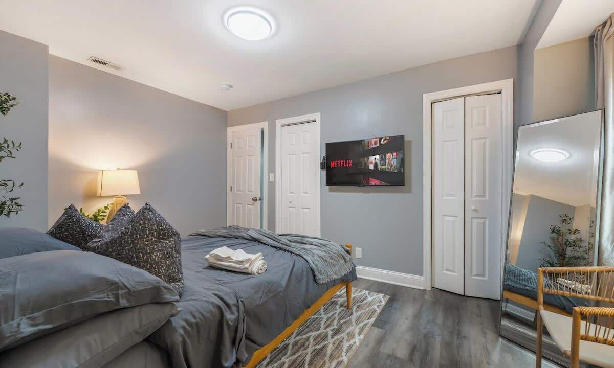 Photo of Bedroom in Homewood