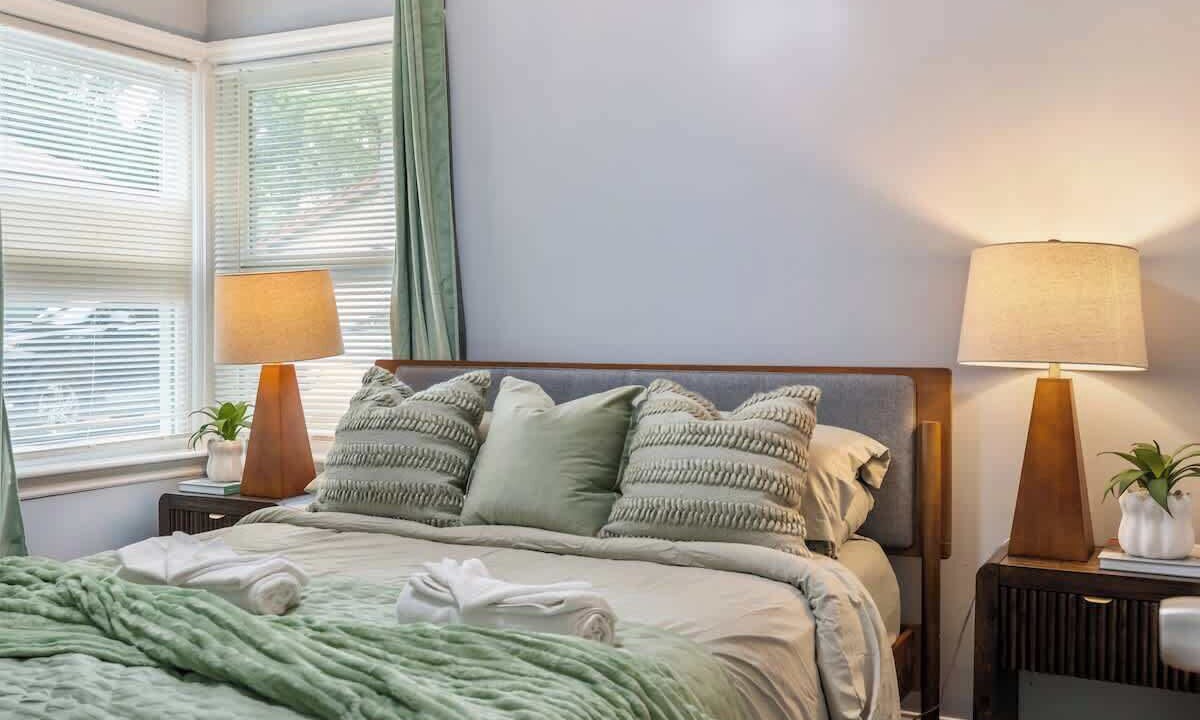 Photo of Bedroom in Homewood