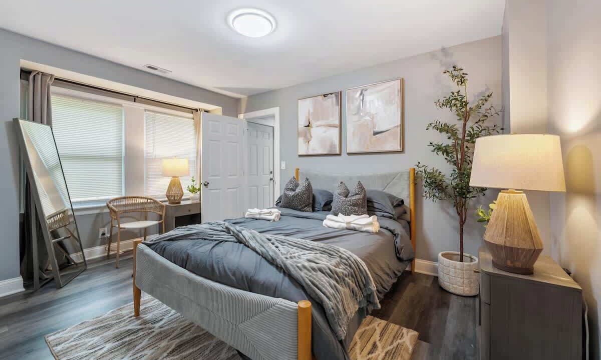 Photo of Bedroom in Homewood