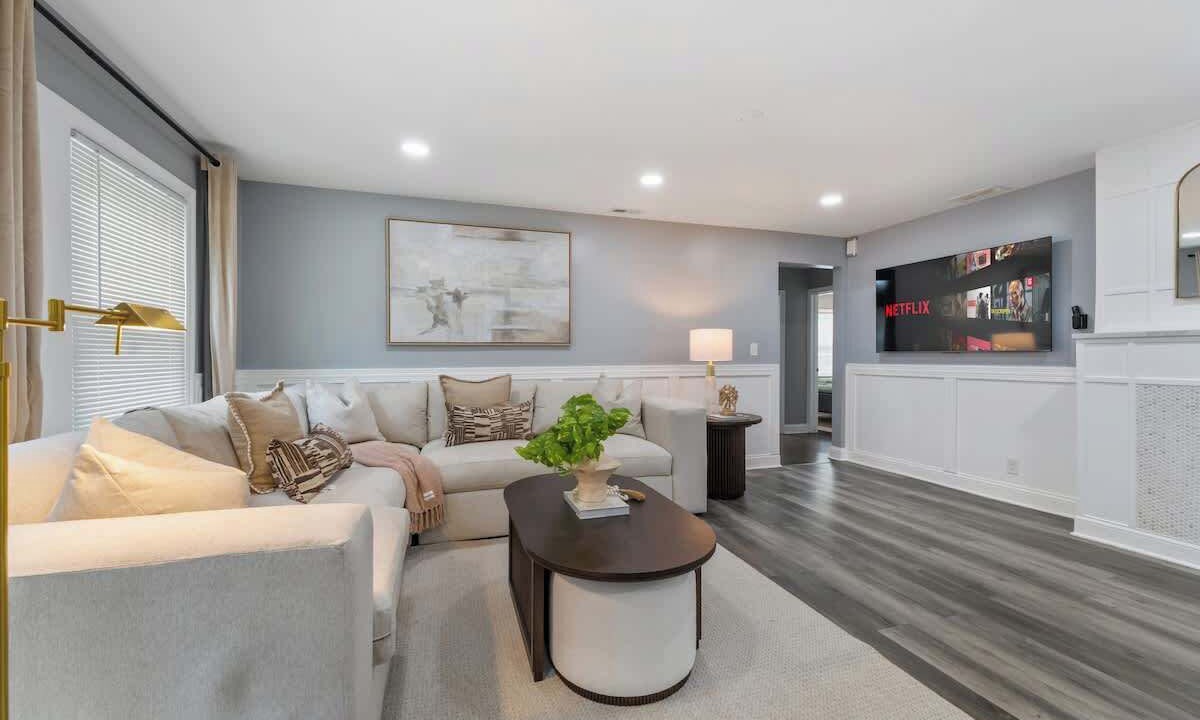 Photo of Livingroom in Homewood