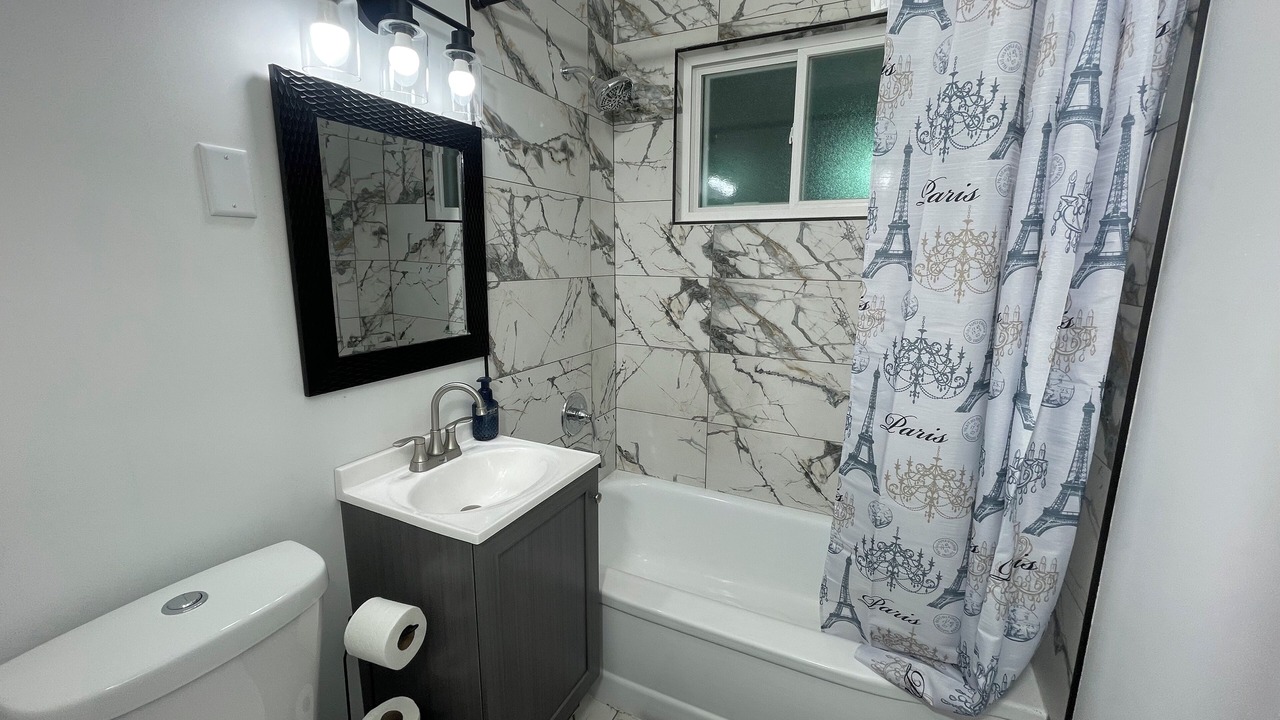 Photo of Bathroom in Park Forest