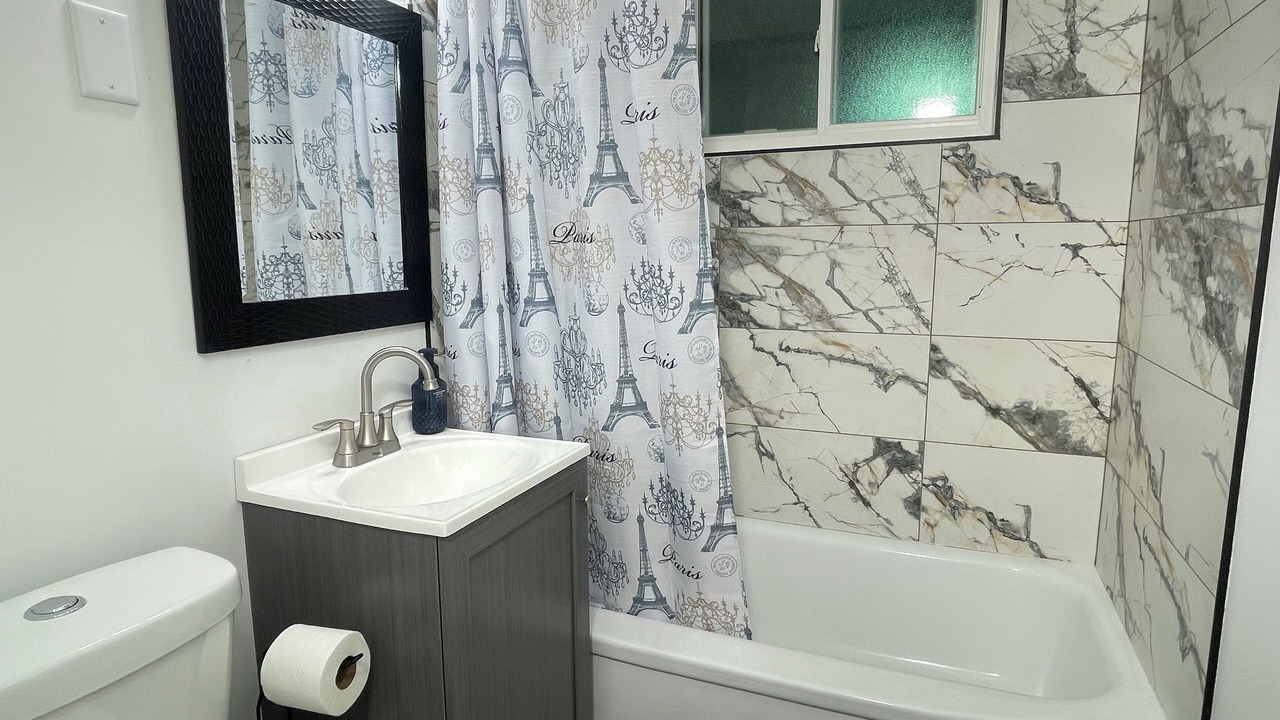 Photo of Bathroom in Park Forest