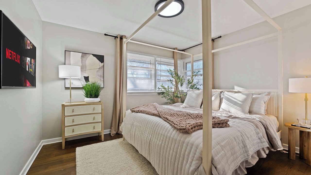 Photo of Bedroom in Homewood