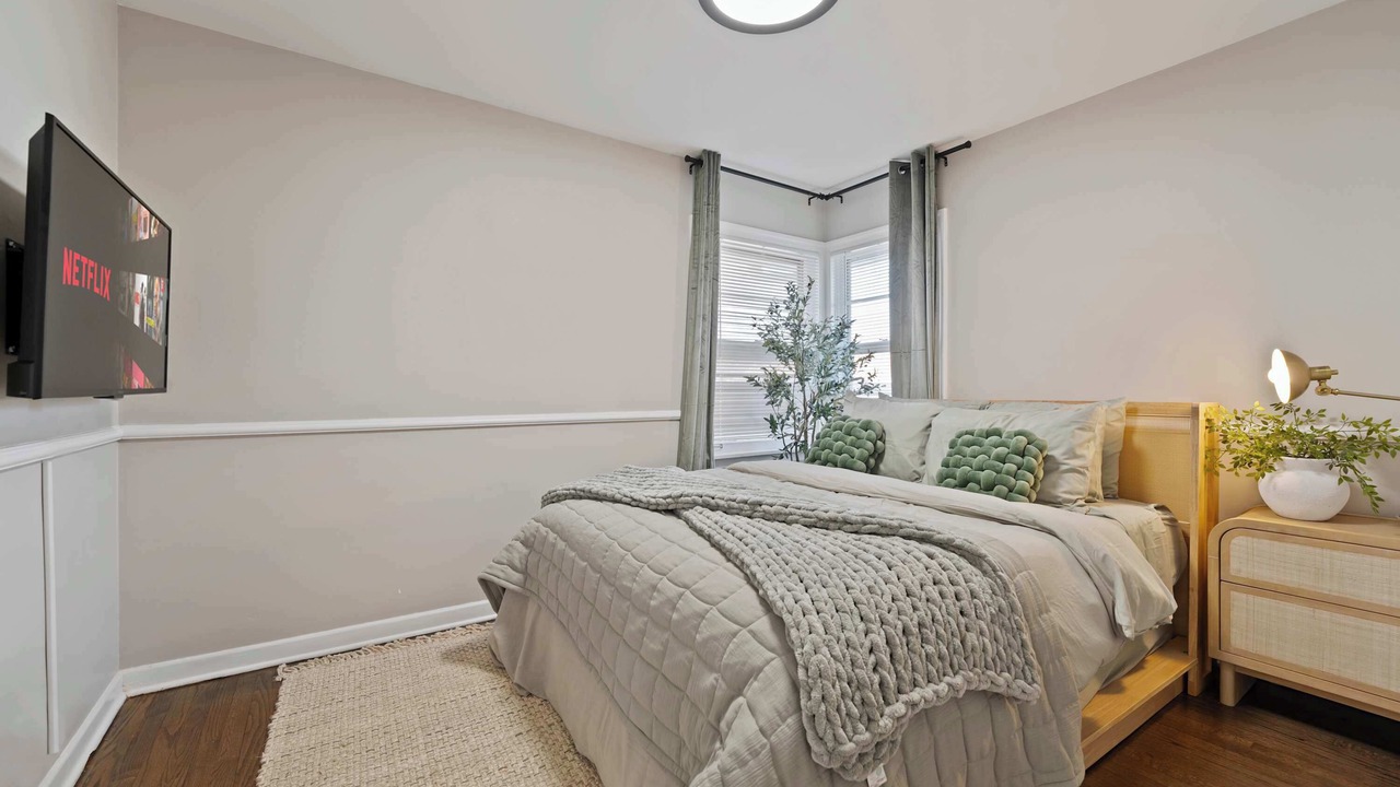 Photo of Bedroom in Homewood