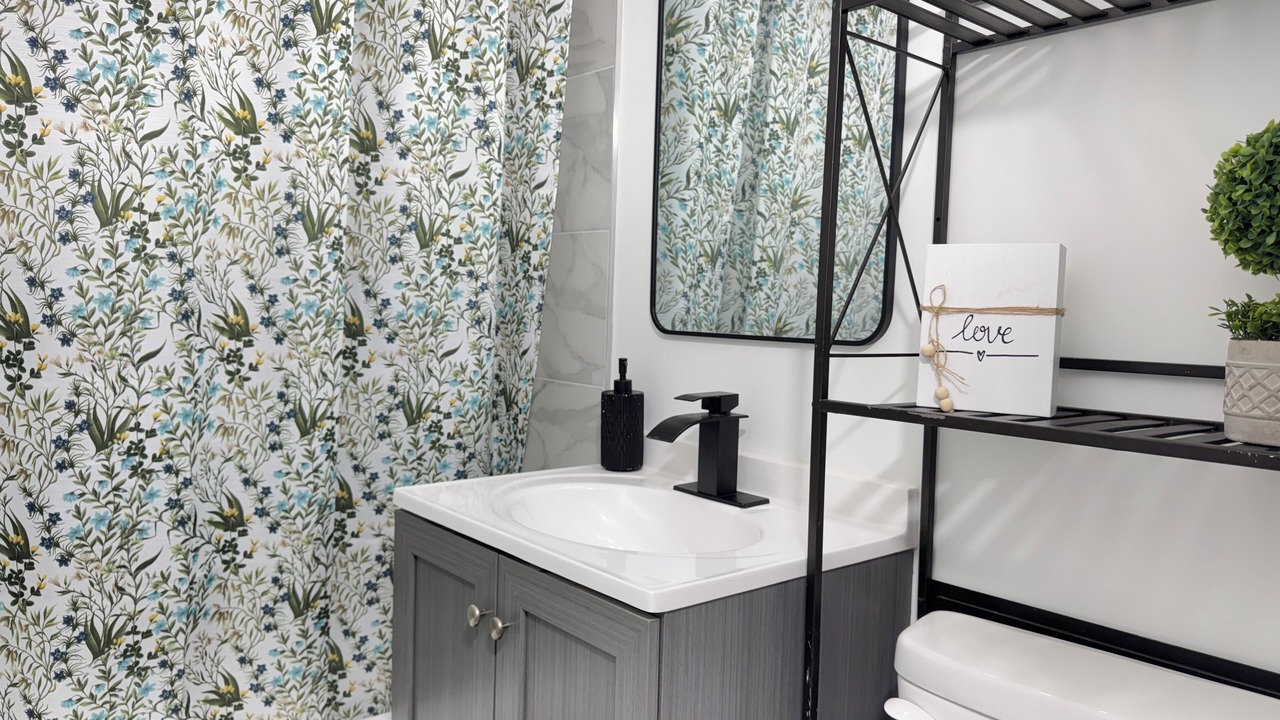 Photo of Bathroom in Park Forest