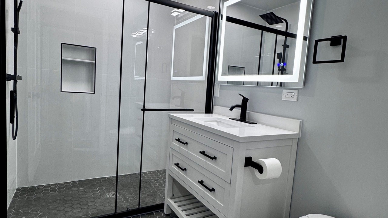 Photo of Bathroom in Des Plaines