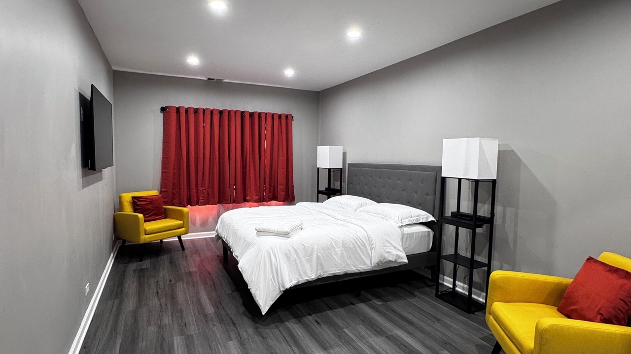 Photo of Bedroom in Des Plaines