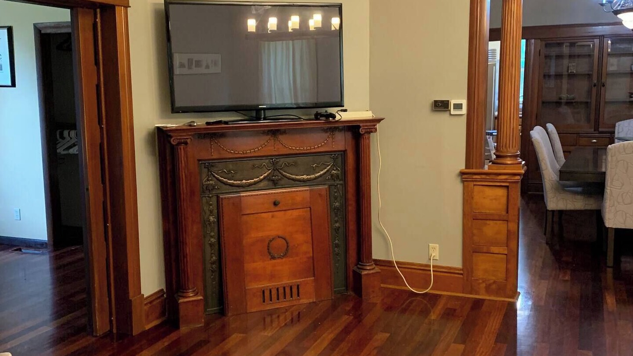 Photo of Livingroom in Dixon