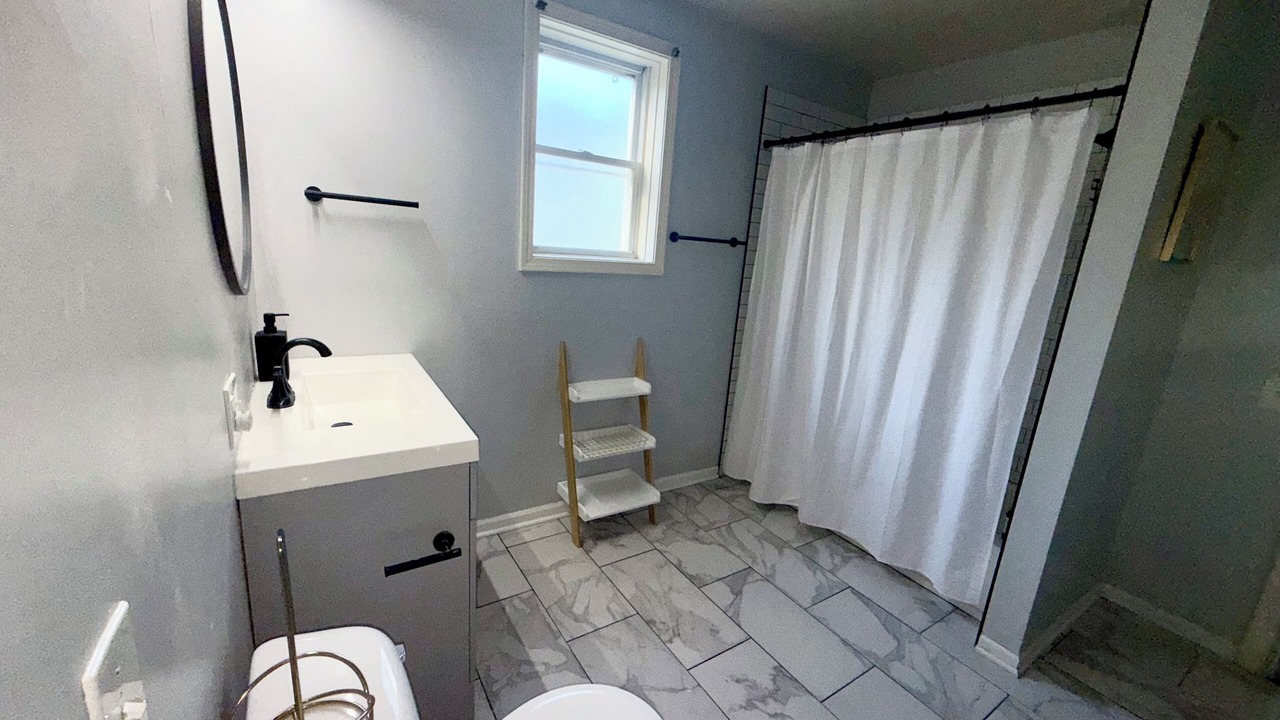 Photo of Bathroom in Grand Boulevard