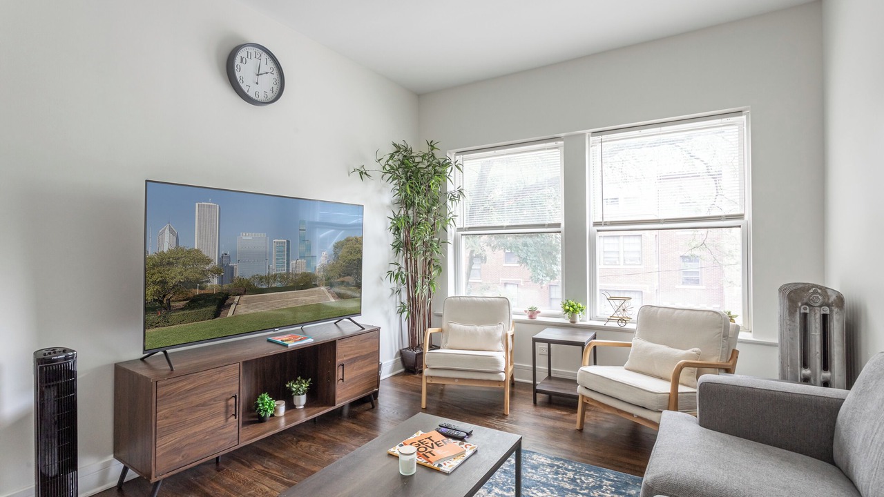 Photo of Livingroom in East Albany Park