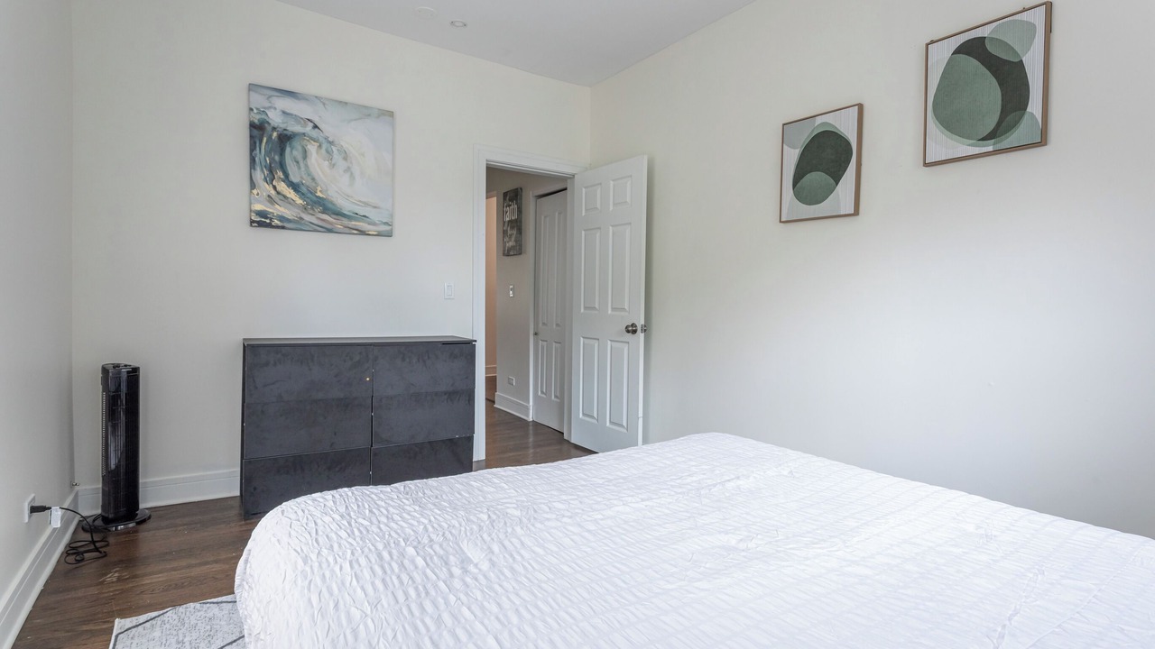 Photo of Bedroom in East Albany Park