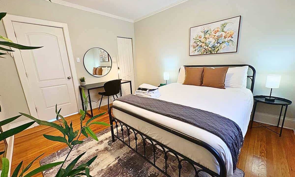 Photo of Bedroom in Kenwood