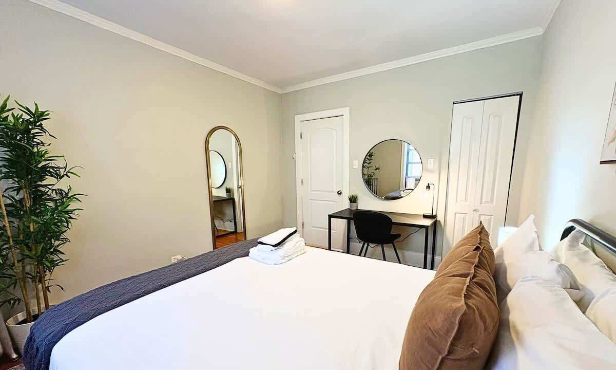 Photo of Bedroom in Kenwood