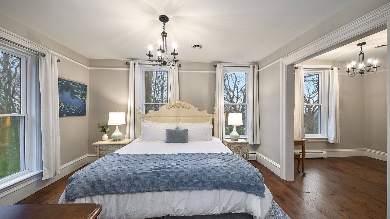 Photo of Bedroom in Oswego