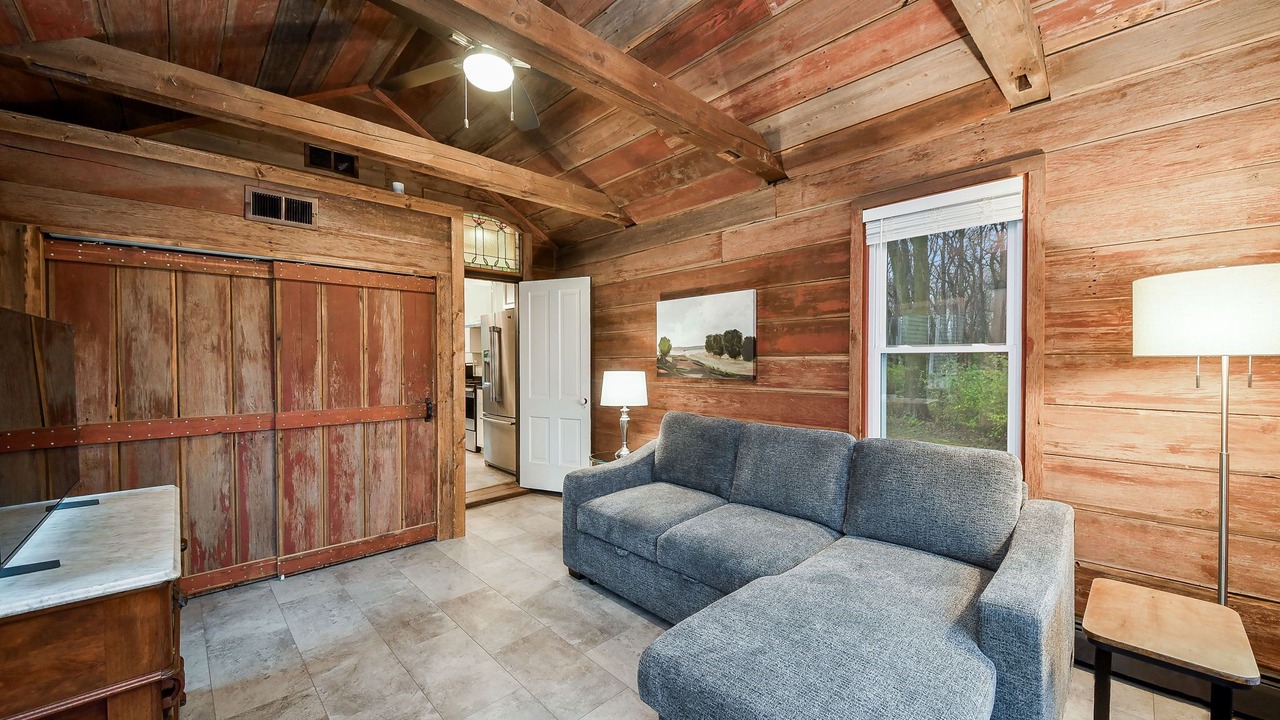 Photo of Livingroom in Oswego