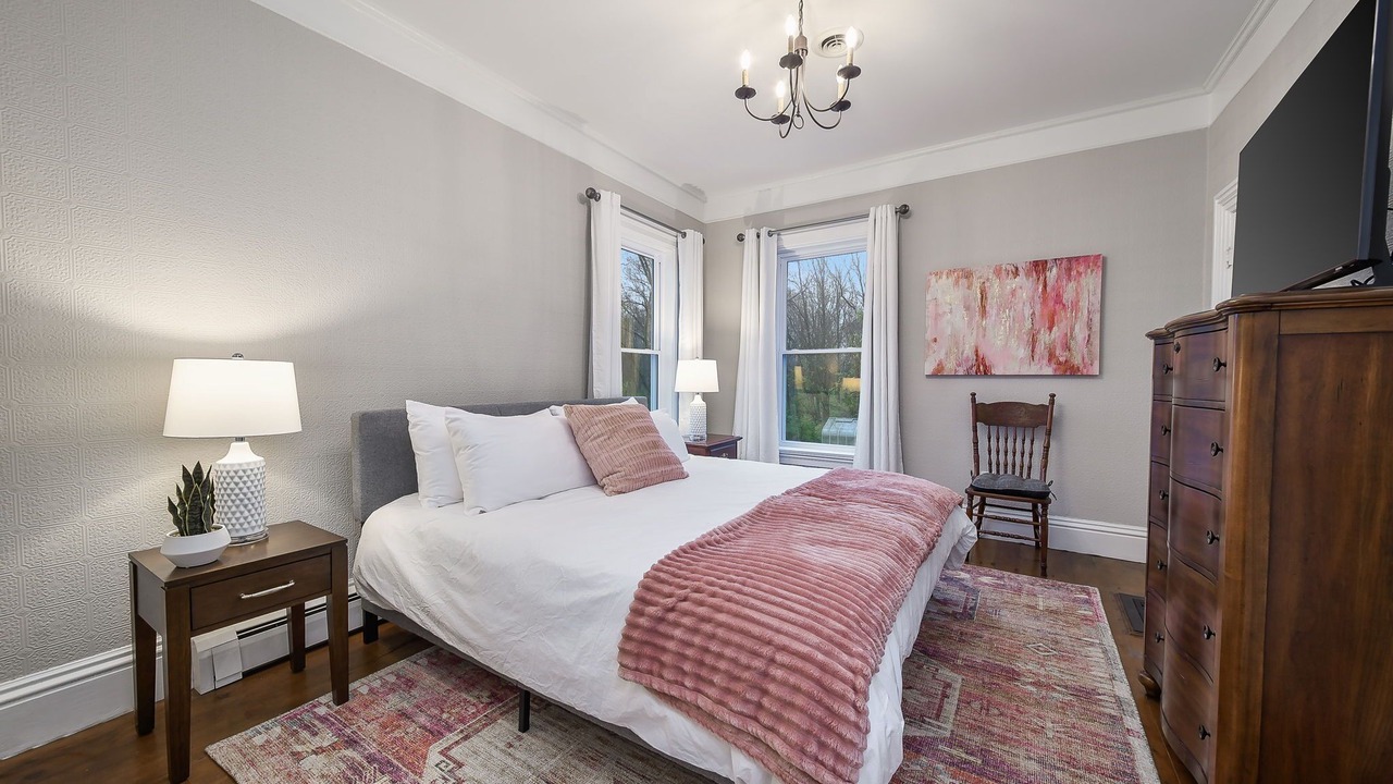 Photo of Bedroom in Oswego