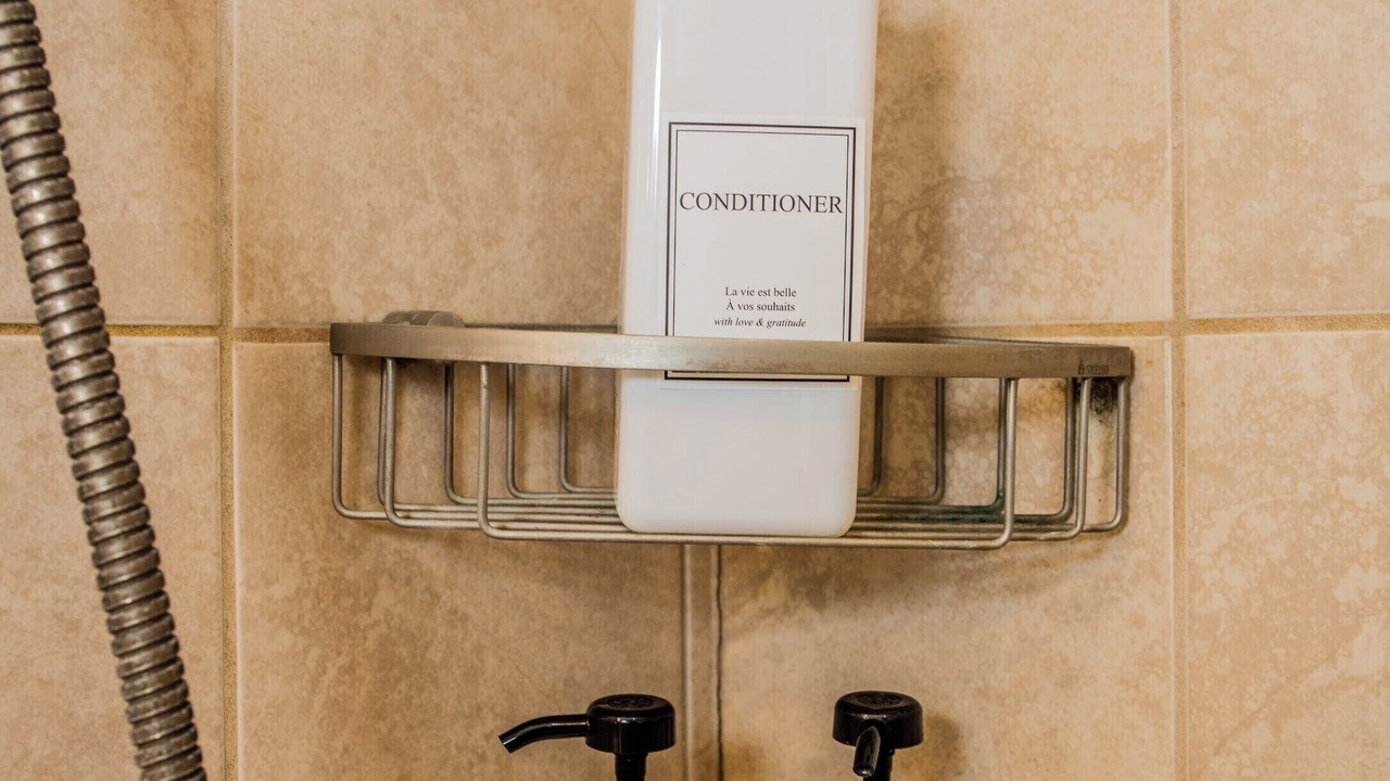 Photo of Bathroom in Dunning
