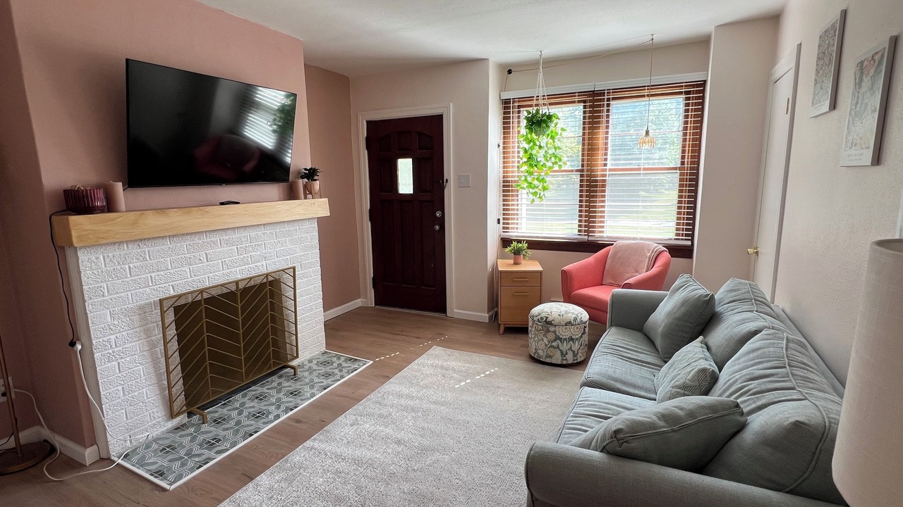 Photo of Livingroom in Belleville