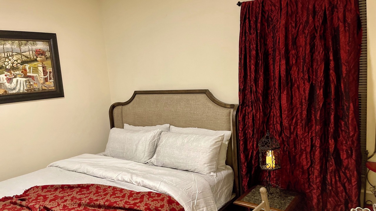 Photo of Bedroom in Hyde Park